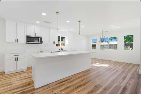 Tiny photo for 2207 Verde Street, Bakersfield, CA 93304 (MLS # SR25238643)