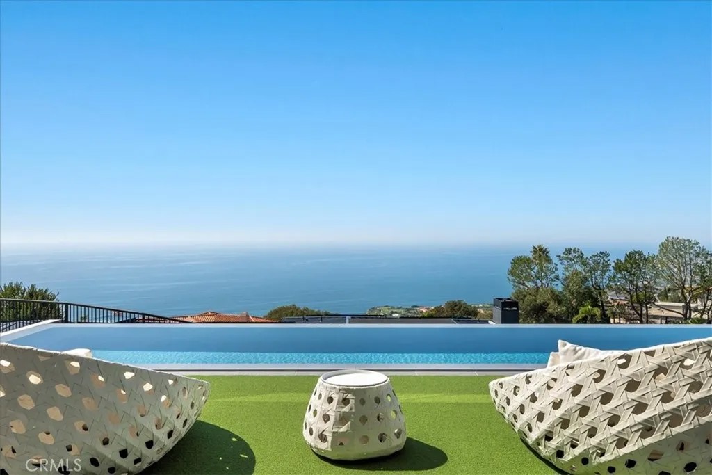 2935 Vista Del Mar