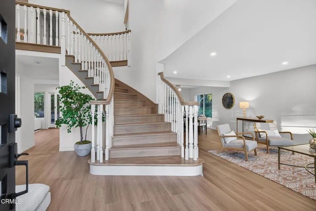 Photo of 2225 Calle Riscoso, Thousand Oaks, CA 91362 (MLS # V1-33970)