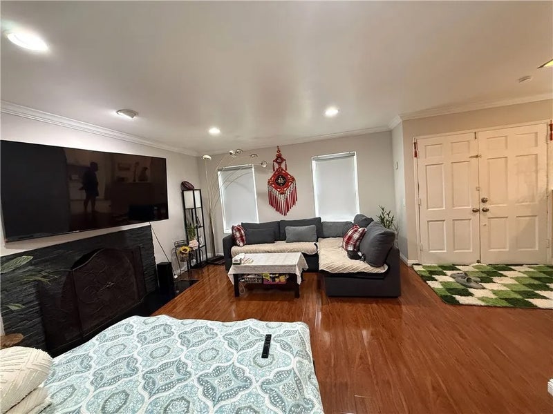 7437 Kirkwood