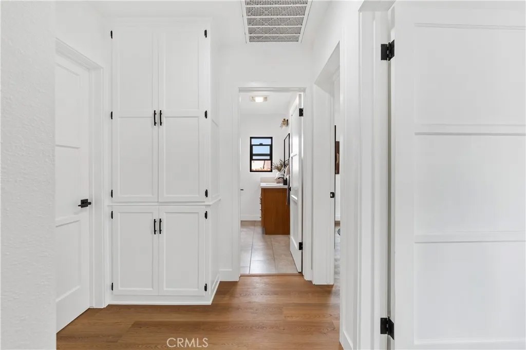 4922 Columbia