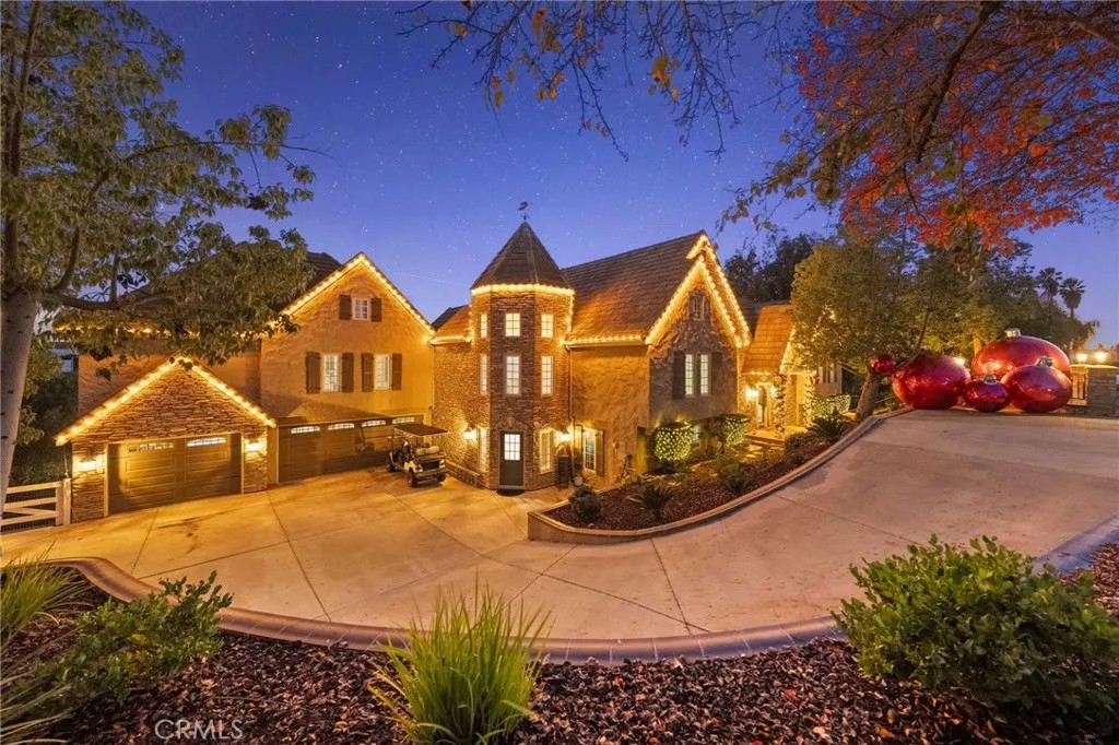 40900 Via Los Altos