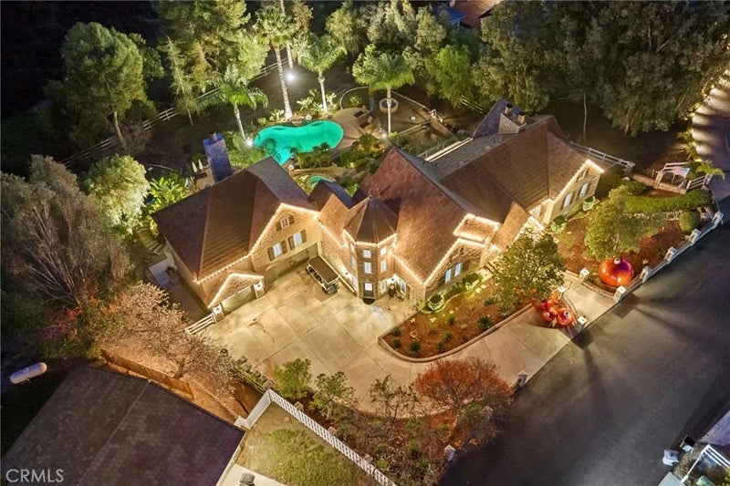 40900 Via Los Altos
