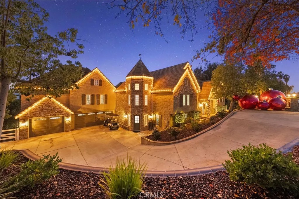 40900 Via Los Altos