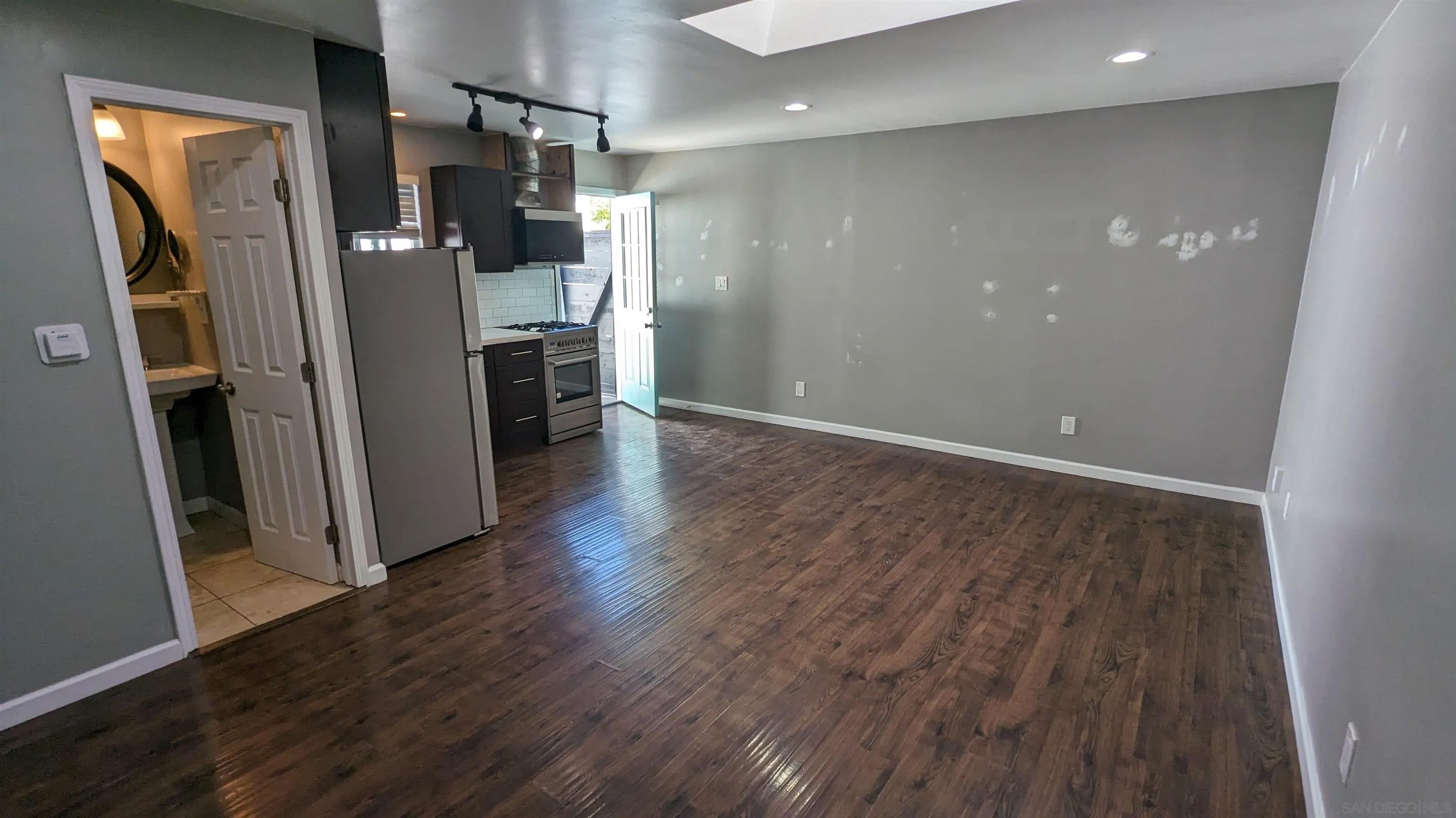 3645 Meade Ave.