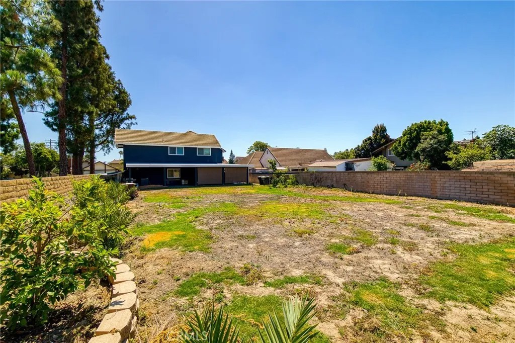 105 S Milton