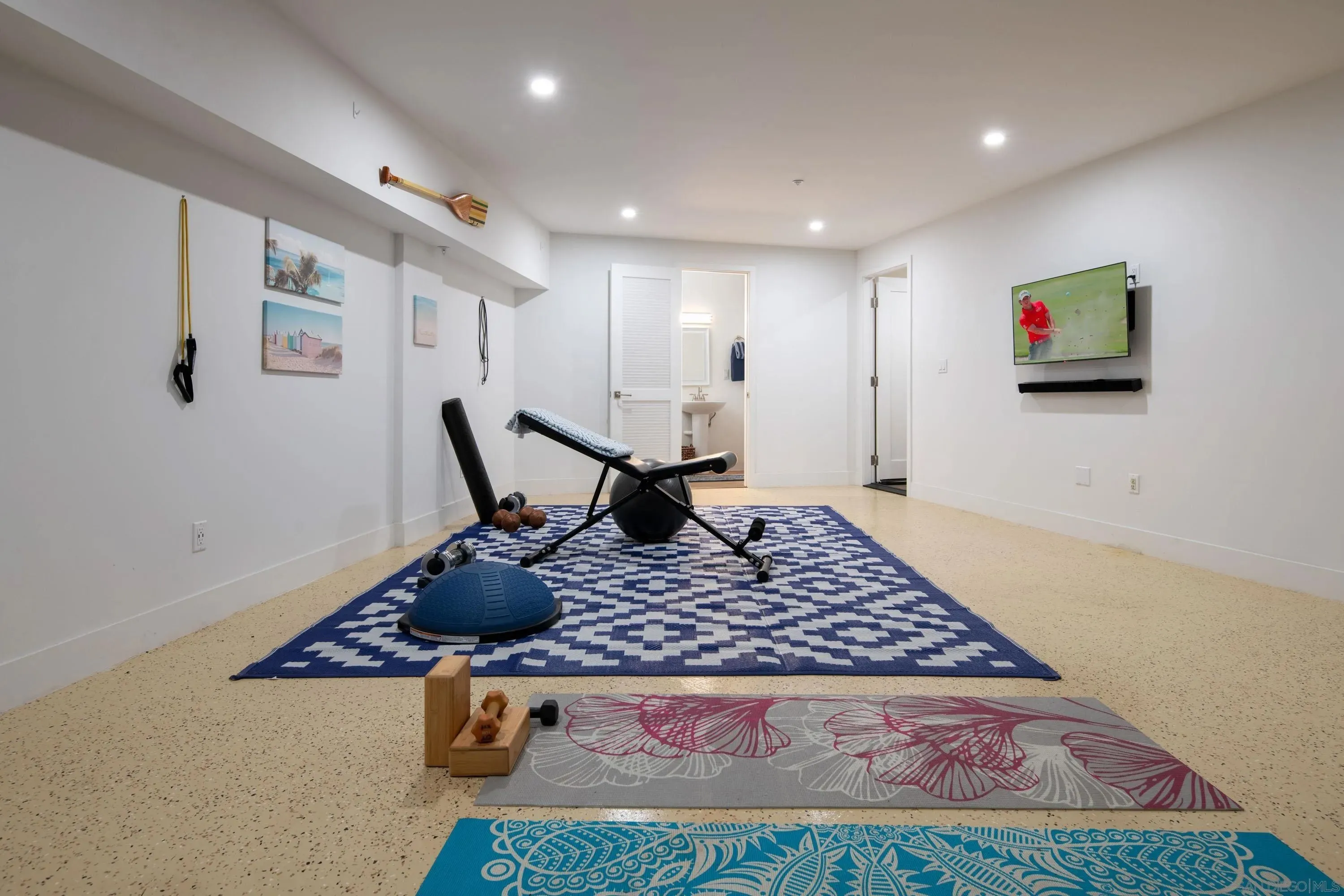 La Jolla, California 92037, United States, 2 Bedrooms Bedrooms, ,5 BathroomsBathrooms,Residential,Active,241619