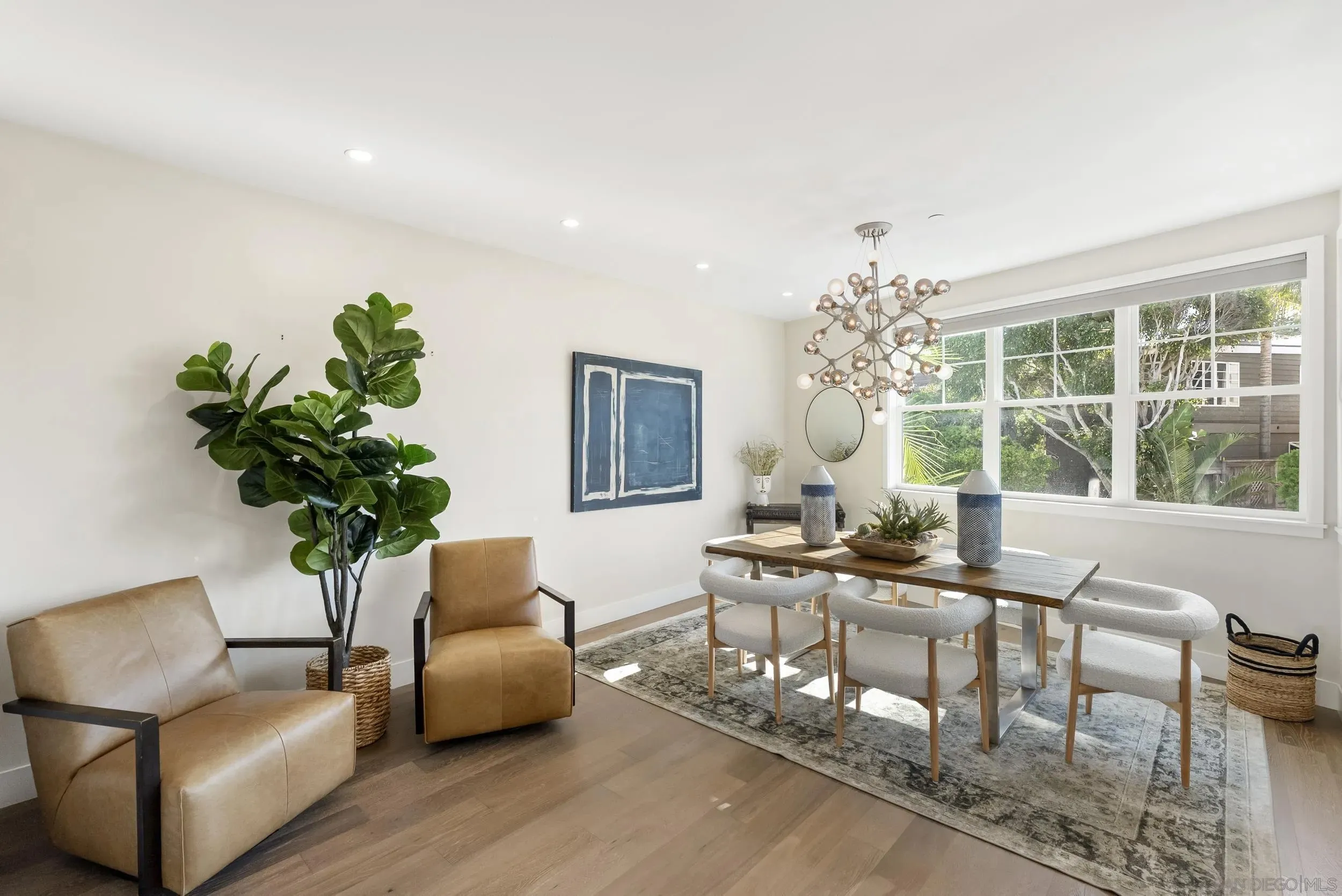 La Jolla, California 92037, United States, 2 Bedrooms Bedrooms, ,5 BathroomsBathrooms,Residential,Active,241619