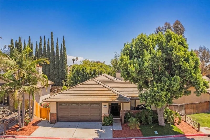 1679 Madrone Glen
