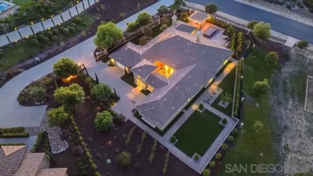 Photo of 41770 Knoll Vista Lane, Temecula, CA 92592 (MLS # 260004204)