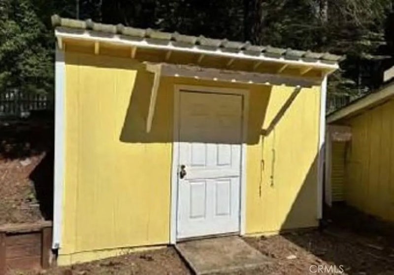 17582 New York House