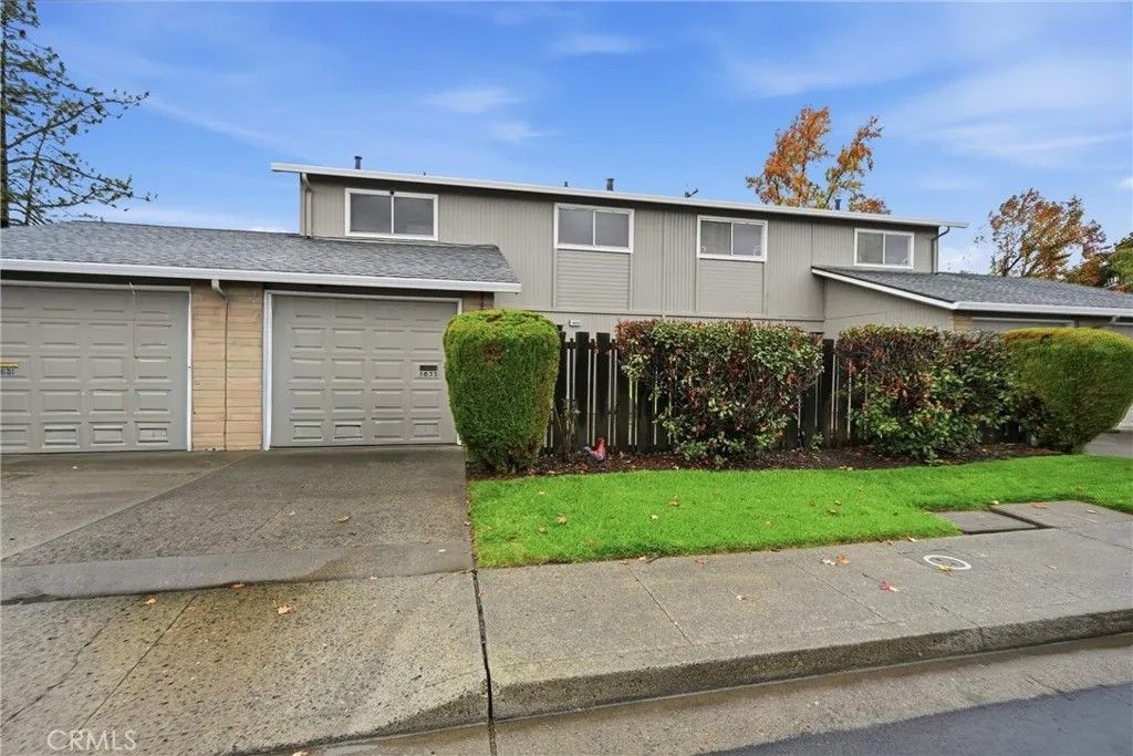 Photo of 1633 Montana Vista, Lakeport, CA 95453 (MLS # LC25255959)