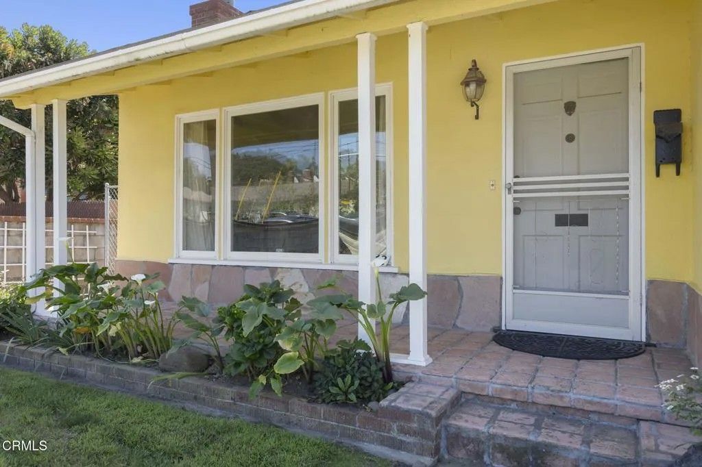 Photo of 3662 Loma Vista Road, Ventura, CA 93003 (MLS # V1-35715)