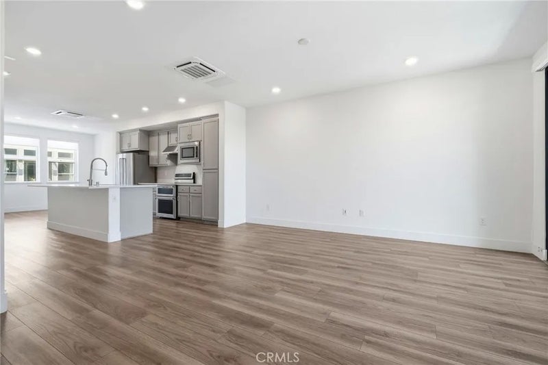 315 Waters Park Circle 10