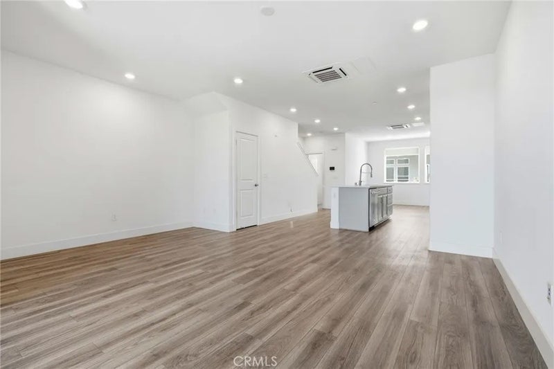 315 Waters Park Circle 10