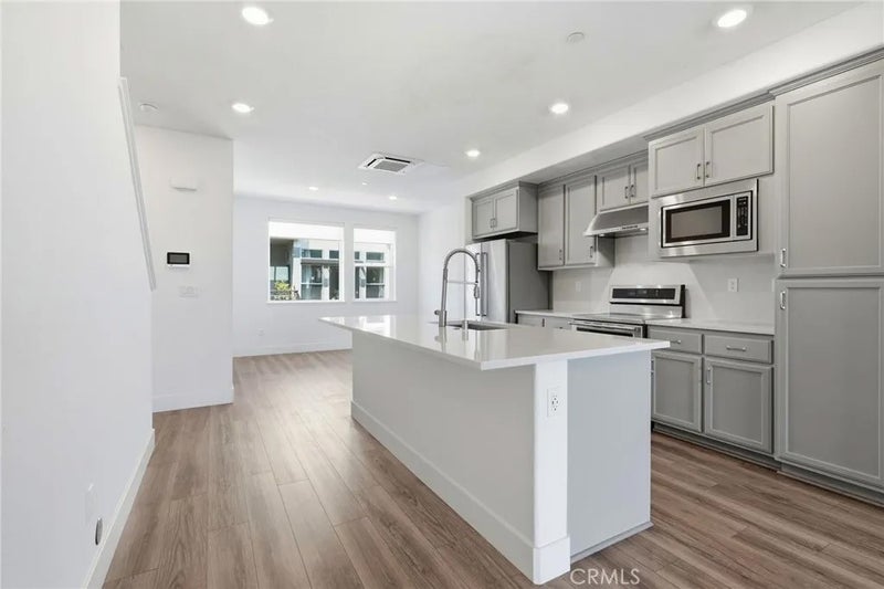 315 Waters Park Circle 10