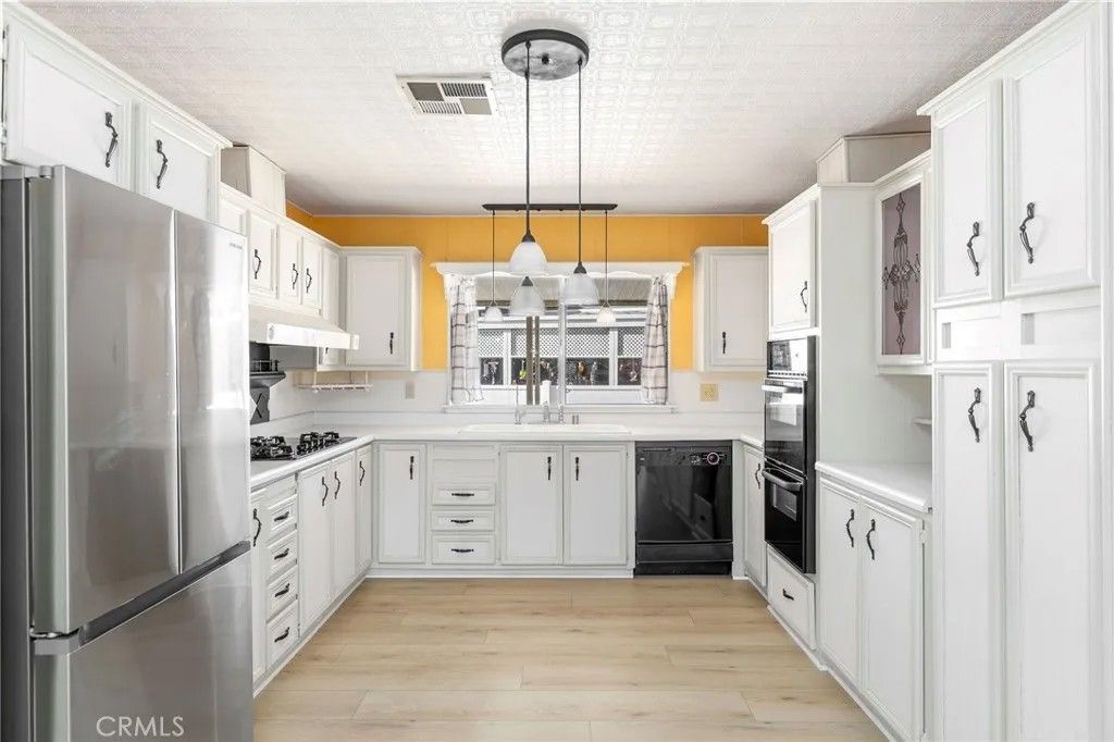 Photo of 29045 Calle Del Buho, Murrieta, CA 92563 (MLS # SW25267329)