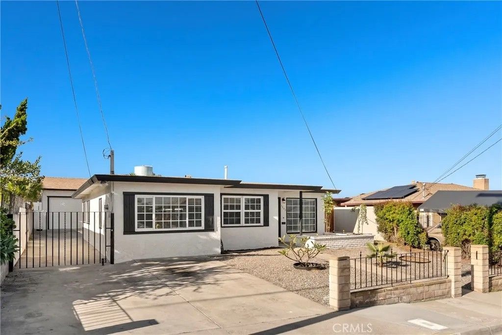 Photo of 3842 Boren St, San Diego, CA 92115 (MLS # IV25269313)