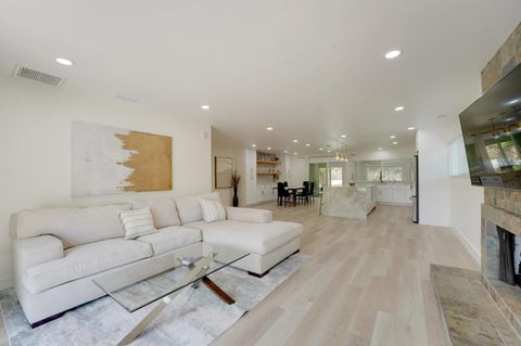 Tiny photo for 3598 Syracuse Ave, San Diego, CA 92122 (MLS # 250042382)