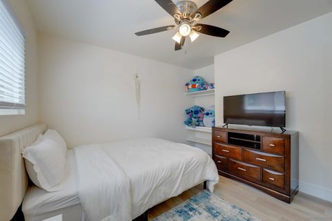 Tiny photo for 3598 Syracuse Ave, San Diego, CA 92122 (MLS # 250042382)