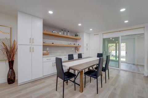 Tiny photo for 3598 Syracuse Ave, San Diego, CA 92122 (MLS # 250042382)