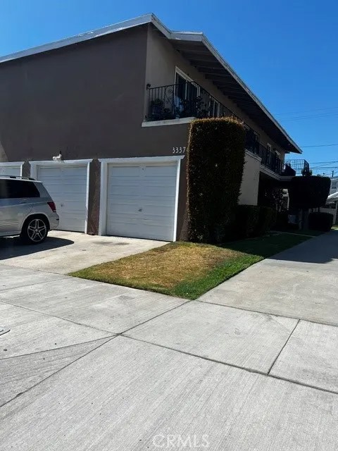 3337 E 15th