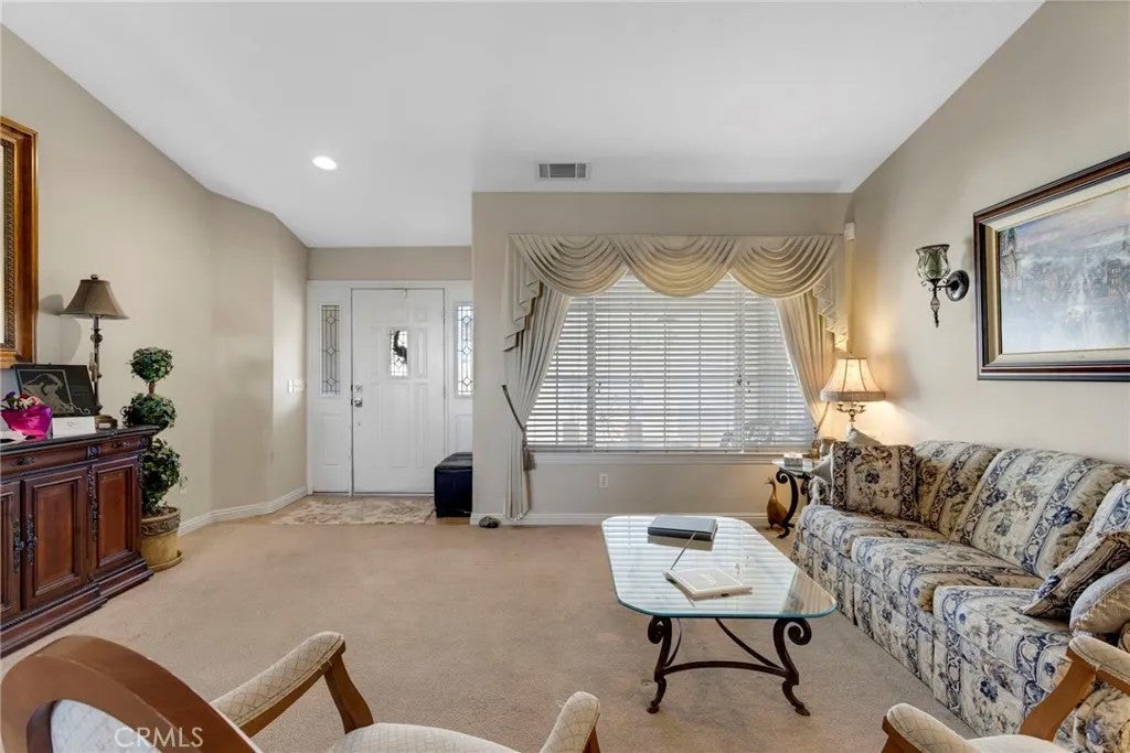 25850 Mountain View