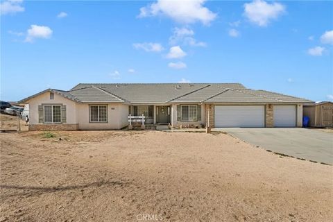 Photo of 25850 Mountain View, Apple Valley, CA 92308 (MLS # HD26035757)