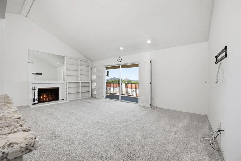 17458 Plaza Animado 127