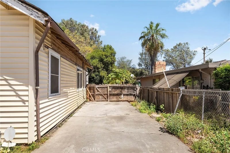 2350 Mesa Avenue