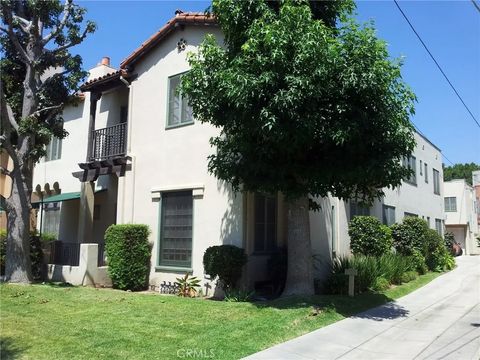 697 Mira Monte Place Pasadena CA 91101