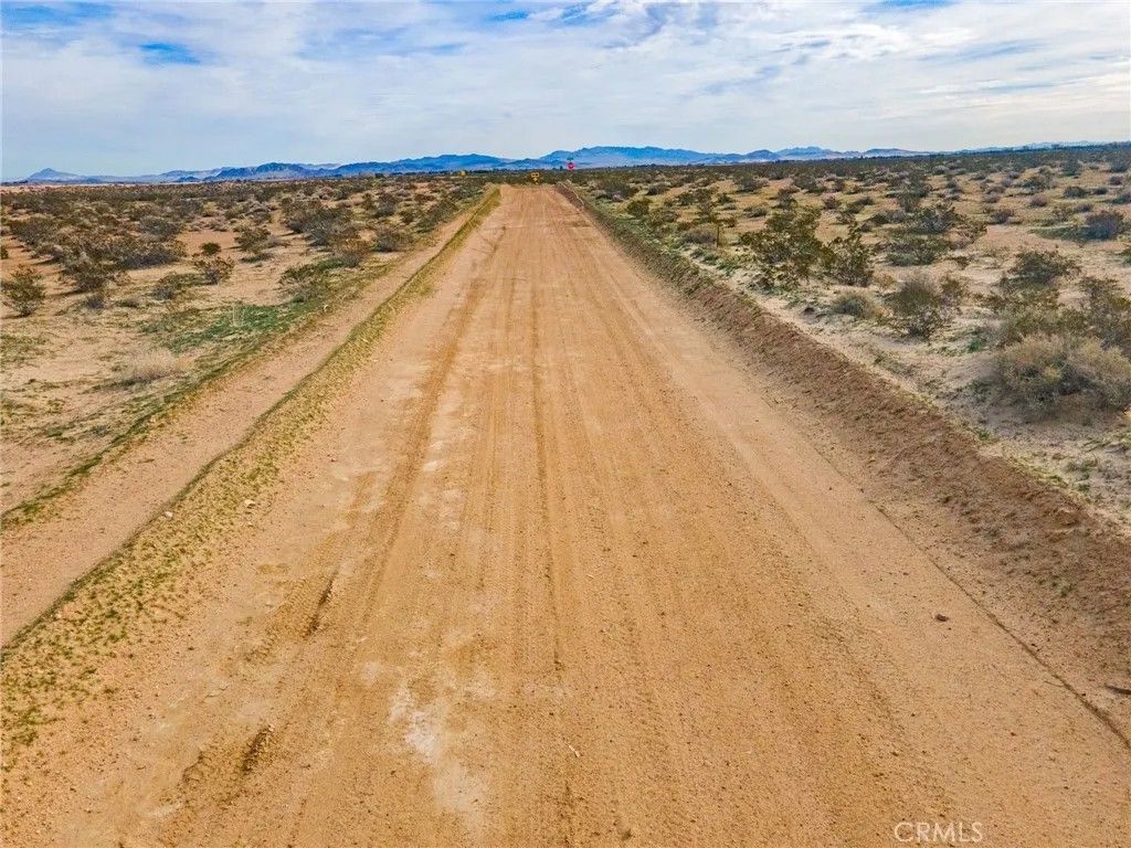 Photo of 123 Kiloran St, Newberry Springs, CA 92365 (MLS # HD26020321)