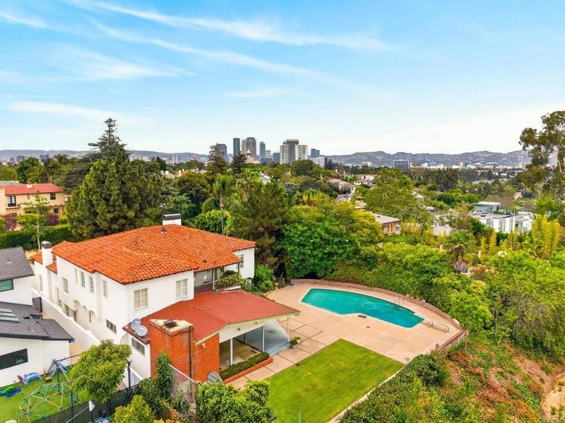 2798 McConnell Drive