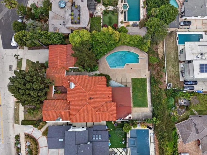 2798 McConnell Drive