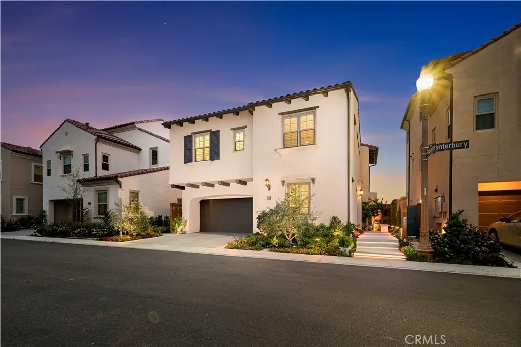 208 Canterbury