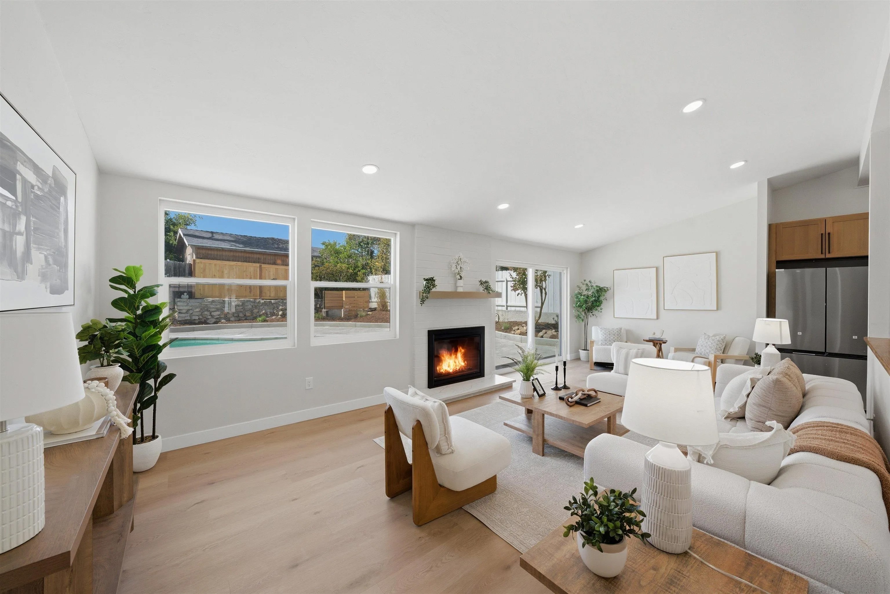 8354 Hudson