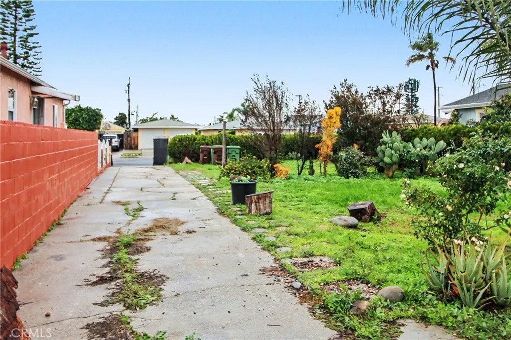3826 W 115th