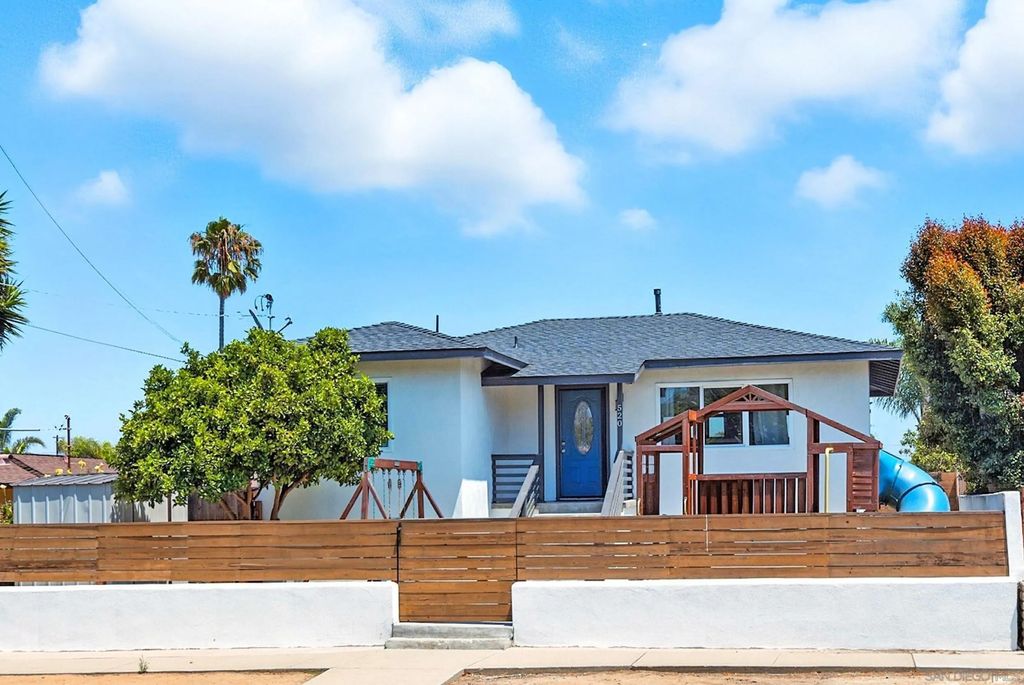 Photo of 520 Grant Street, Oceanside, CA 92054 (MLS # 260002939)