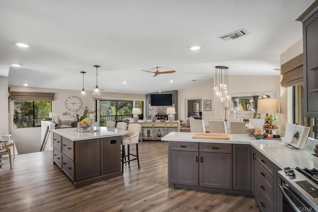 2103 Margarita Glen