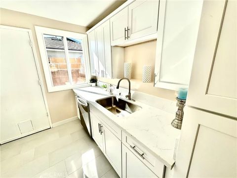 Tiny photo for 8836 Tyrone, Panorama City, CA 91402 (MLS # SR25254511)