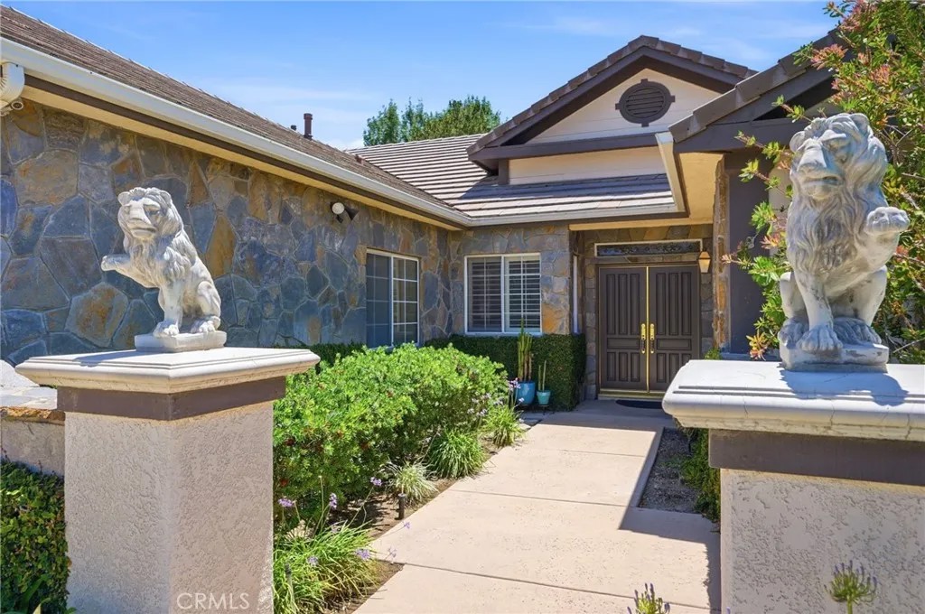 15330 Live Oak Springs Canyon