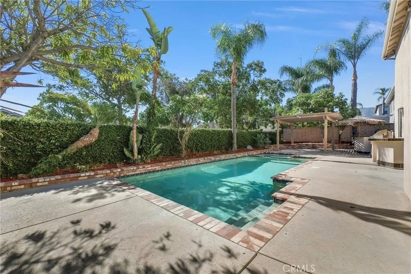 2611 Dakin Drive