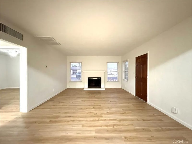 4326 E Brentwood