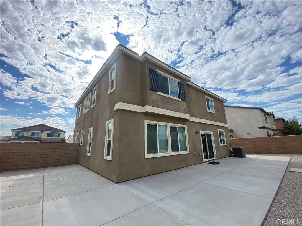 Photo of 13014 Woodhill Street, Victorville, CA 92392 (MLS # HD25274206)