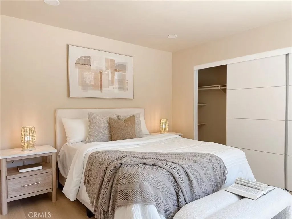 24096 Hurst