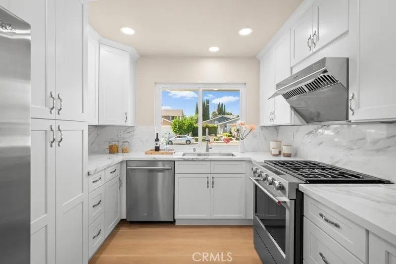 24096 Hurst