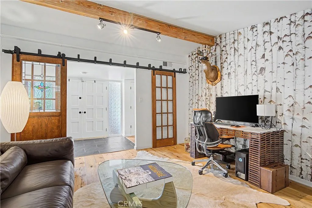 2607 W 182nd
