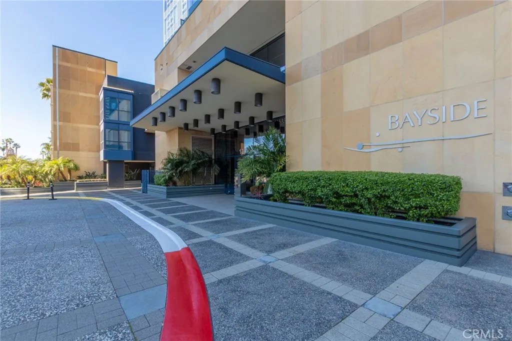 1325 Pacific Highway 2903