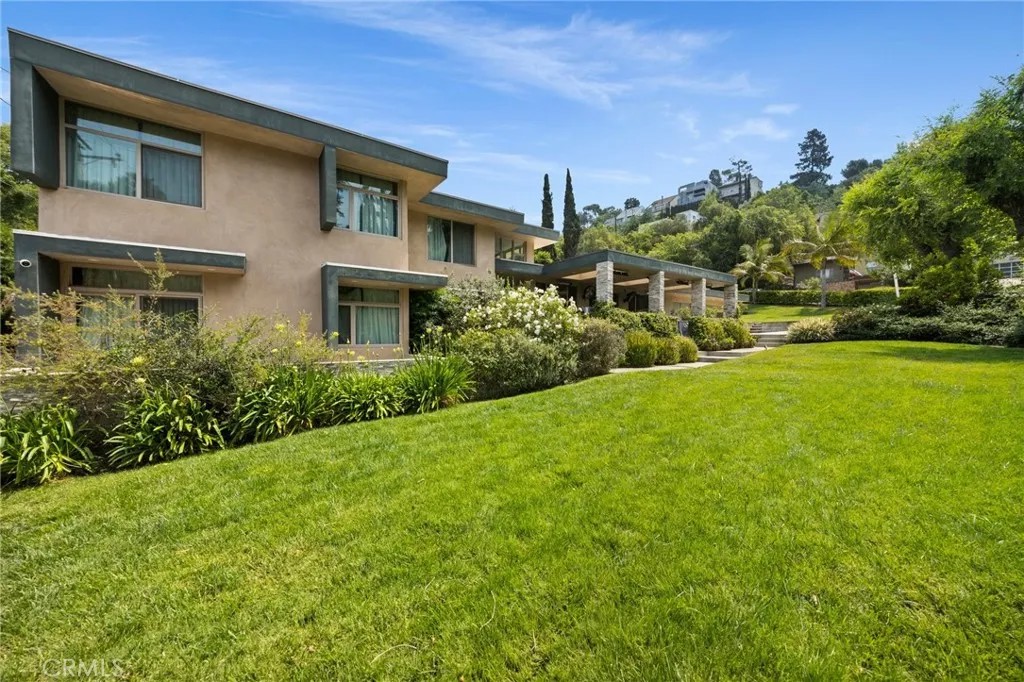 1829 Hill Drive