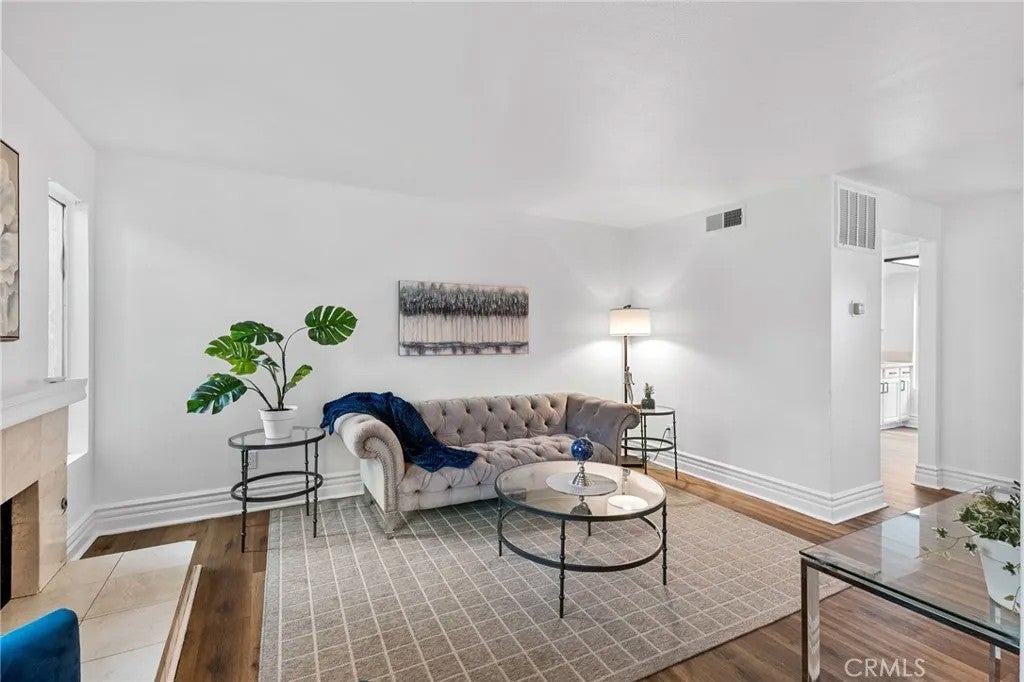 1565 Coulston